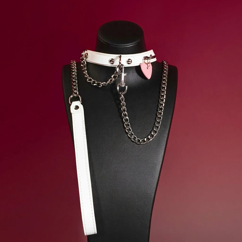 White Heart Tag Leather Choker Collar and Chain Leash Set - Variant Image 1